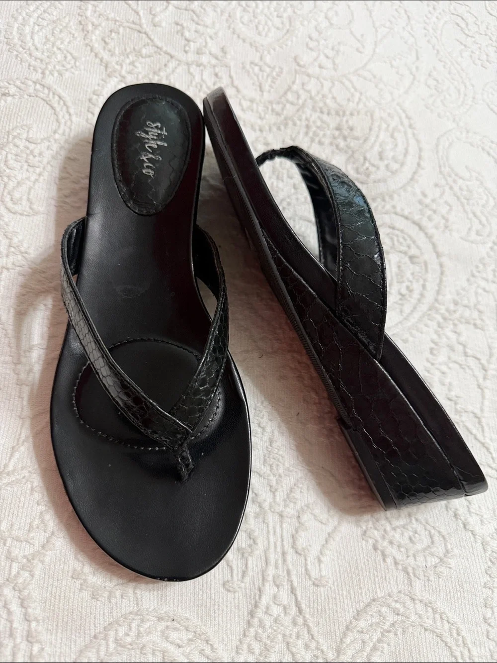 Style & Co. Black Thong Wedge Sandals Size 7.5M